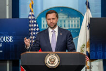 doar-o-amanare-a-rotatiei.-jd-vance-spune-ca-desfasurarea-brigazii-in-polonia-nu-a-fost-anulata