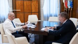 bolojan,-intalnire-cu-ceo-ul-dacia-dupa-anuntulc-companiei-ca-renunta-la-investitii