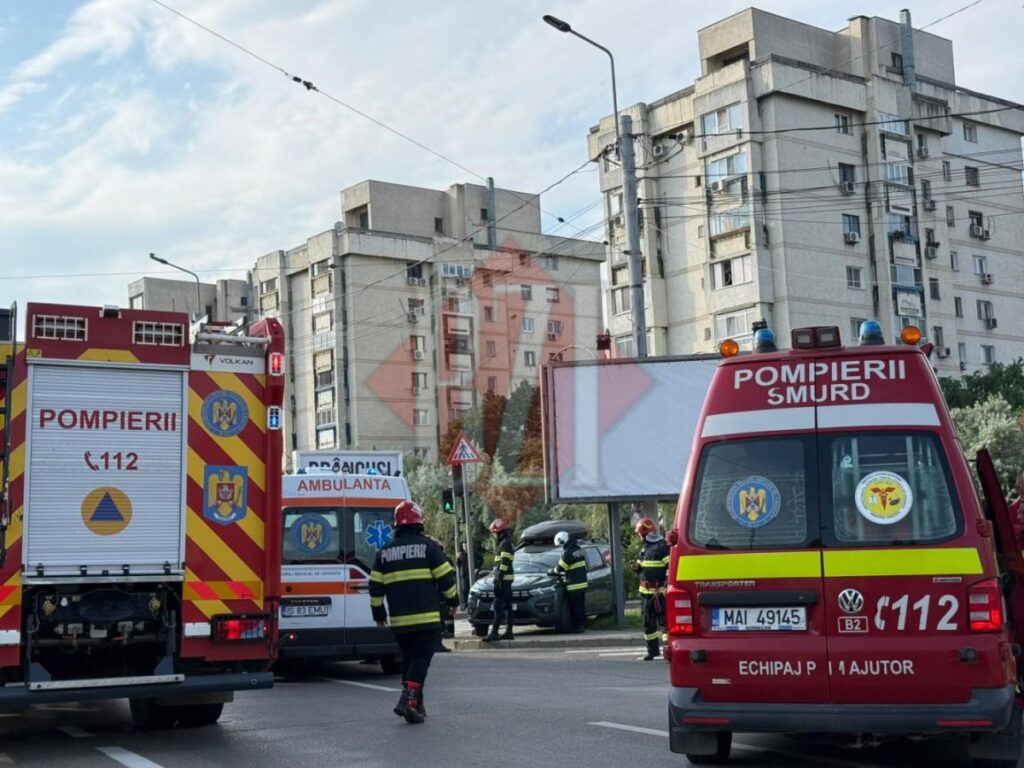 momente-de-panica-la-iasi!-minori-raniti-in-urma-unui-accident-rutier-produs-pe-bulevardul-nicolae-iorga.-trafic-blocat-–-update