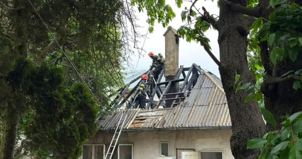 incendiu-in-judetul-iasi!-o-casa-a-fost-cuprinsa-de-flacari