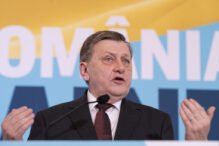 crin-antonescu:-pnl-nu-mai-exista.-bolojan-este-liderul-userismului-si-hastagismului