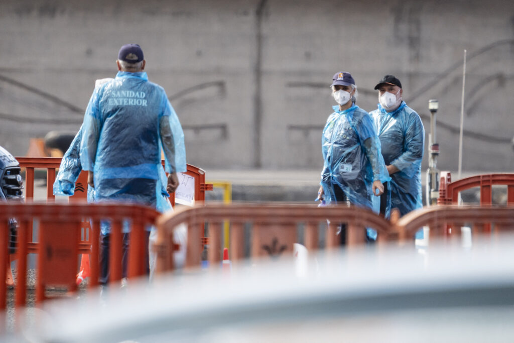 un-spaniol-evacuat-de-pe-o-nava-de-croaziera-afectata-de-hantavirus-a-fost-testat-pozitiv