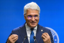sindicalistii-din-guvern-critica-noua-lege-a-salarizarii-bugetarilor-si-cer-cresterea-coeficientului-pentru-functiile-de-executie