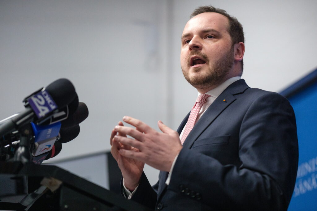 alexandru-rogobete,-mesaj-despre-finantarea-spitalelor-din-pnrr-si-dezinformare:-degeaba-cifrele-de-deficit-national-sunt-bune,-daca-este-transferat-catre-mediul-privat