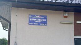 scandalul-titularizarilor-de-la-scoala-vanatori-continua!-alte-doua-posturi-au-fost-aprobate,-desi-profesorii-sustin-ca-sunt-ilegale:-e-vorba-de-prietenie.-s-a-intrat-intr-un-cerc-vicios