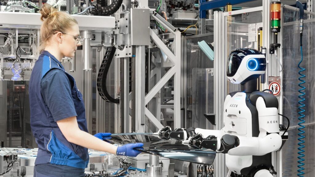 bmw-da-unda-verde-folosirii-robotilor-umanoizi-la-asamblarea-de-autoturisme-in-europa