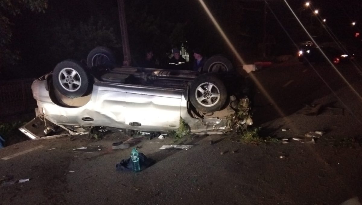 accident-rutier-in-comuna-tatarusi.-un-autoturism-s-a-rasturnat