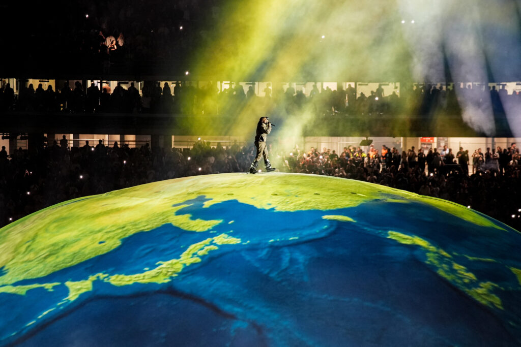 kanye-west-sustine-ca-a-stabilit-un-record-de-audienta-la-concertul-din-istanbul