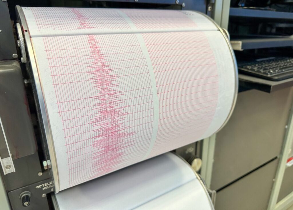 cutremur-de-6,2-in-italia.-seismul-a-fost-resimtit-puternic-in-calabria-si-alte-regiuni-din-sudul-tarii