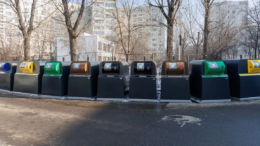 insulele-ecologice-din-iasi-nu-sunt-functionale-la-mai-bine-de-patru-luni-de-la-montare!-ministerul-mediului-nu-a-reusit-sa-introduca-cartelele-de-acces-in-sistem