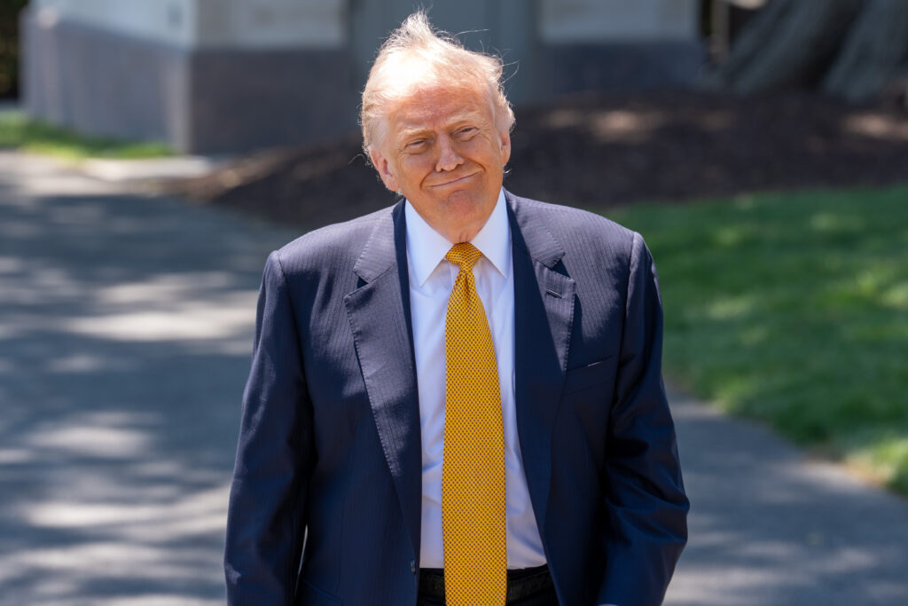 donald-trump-ajunge-la-o-ora-distanta-de-romania.-ce-se-intampla-peste-1-luna