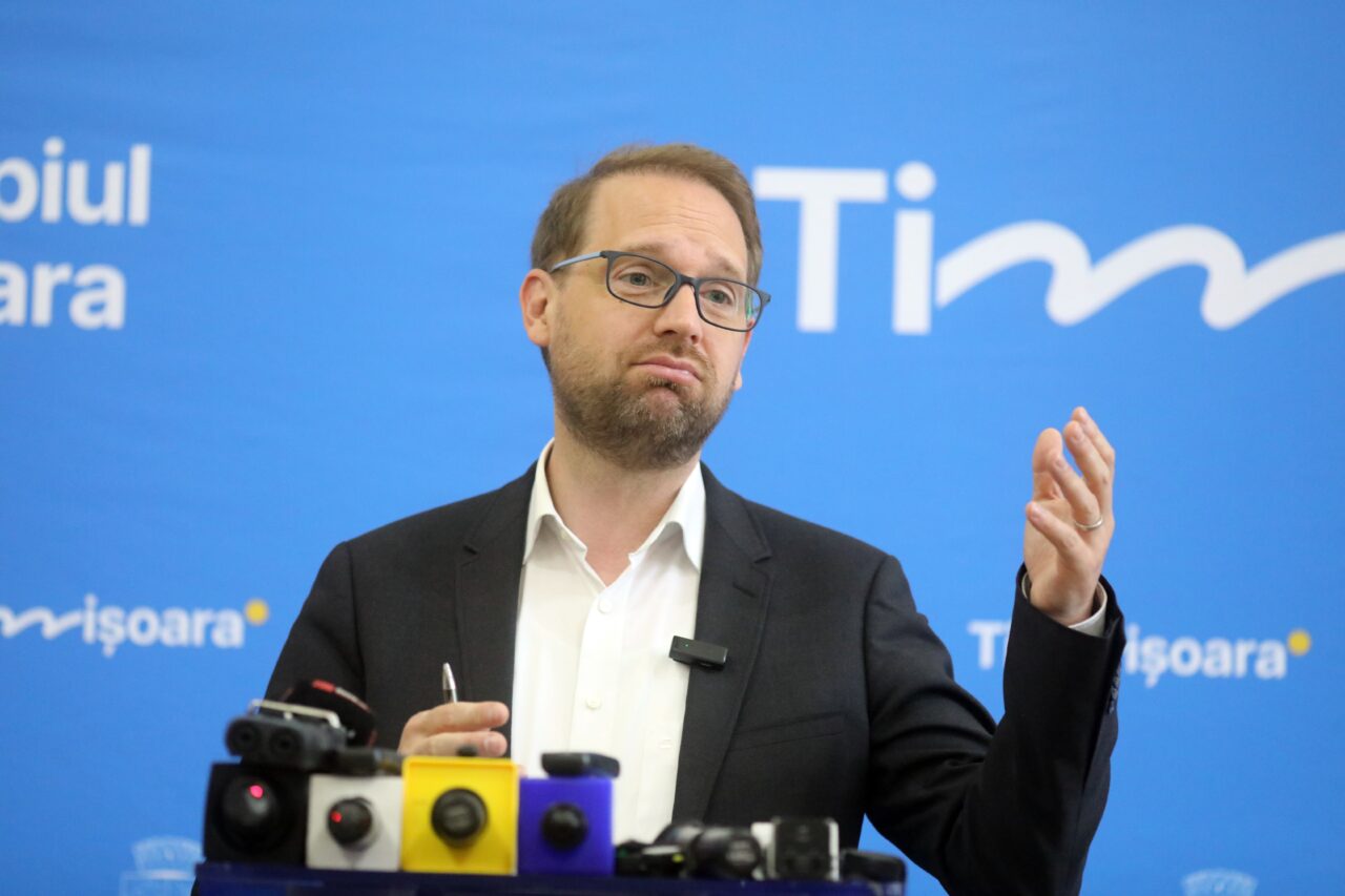 dominic-fritz,-dupa-votul-in-senat-pentru-sefia-icr:-putem-sa-nu-ne-mai-prefacem-ca-aur-ar-fi-un-partid-anti-psd?