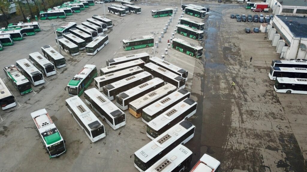perchezitii-la-ctp-iasi!-mai-multi-soferi-de-autobuz-sunt-suspectati-ca-furau-motorina-din-garajul-tudor-vladimirescu