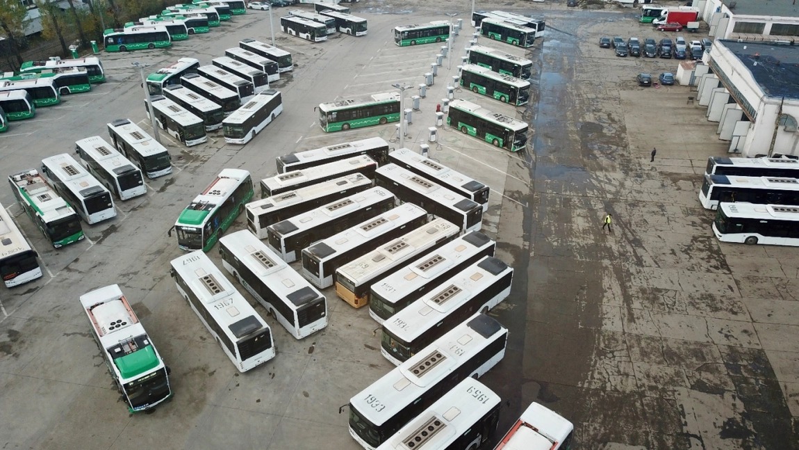 perchezitii-la-ctp-iasi!-mai-multi-soferi-de-autobuz-sunt-suspectati-ca-furau-motorina-din-garajul-tudor-vladimirescu