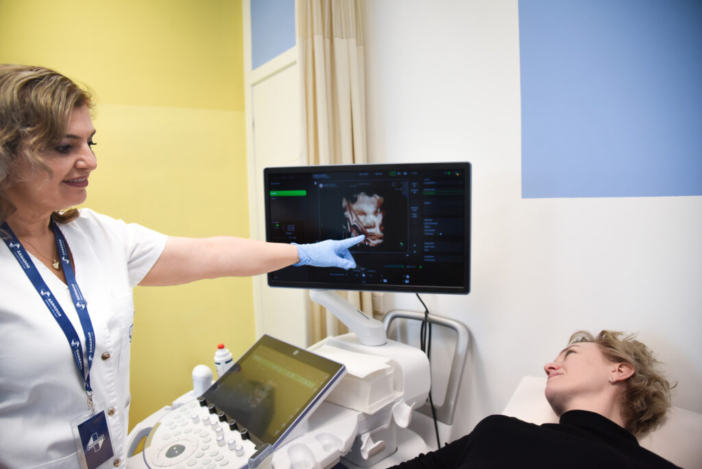 fiv,-intre-decizie-medicala-si-acces-responsabil-la-tratament-(p)