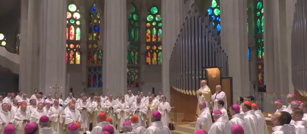 moment-istoric:-marele-vis-al-lui-gaudi,-sagrada-familia,-binecuvantat-de-papa-leon-–-video