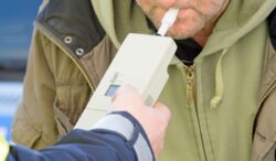 controale-la-sange-in-trafic,-la-iasi-un-sofer-a-fost-retinut-dupa-ce-a-fost-prins-beat-la-volan.-nu-a-fost-singurul-certat-cu-legea