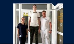 s-a-trezit-dupa-operatie-cu-5-centimetri-mai-inalt.-cazul-rar-care-i-a-surprins-pe-medici