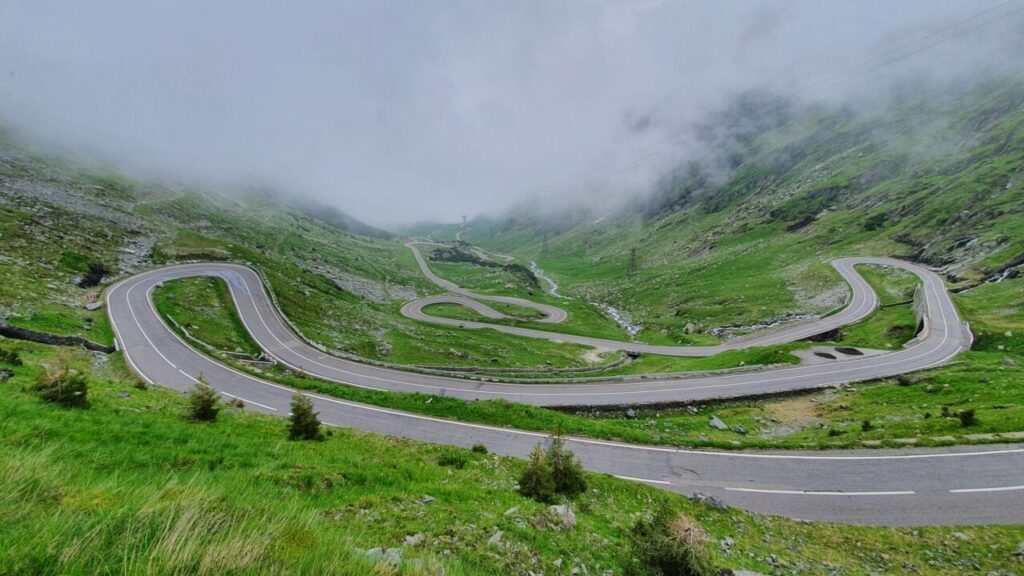 deschiderea-transfagarasanului-se-amana.-cand-estimeaza-autoritatile-ca-vor-da-drumul-circulatiei