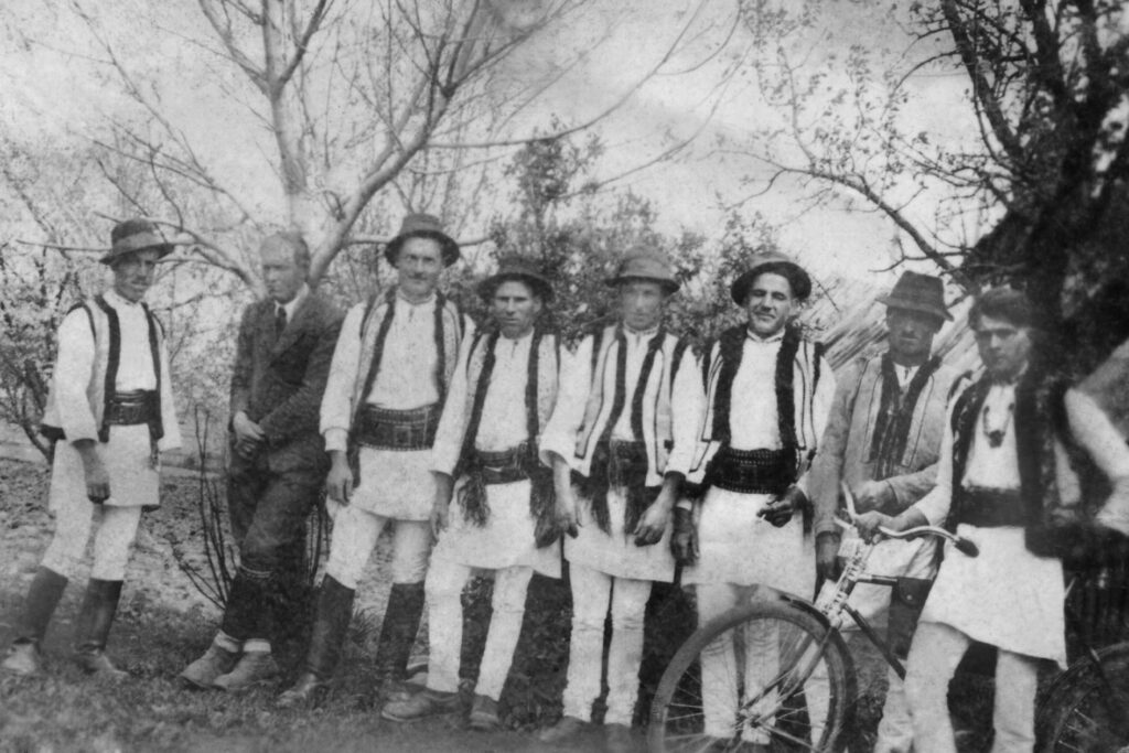 trenurile-groazei:-85-de-ani-de-la-marea-deportare-a-romanilor-din-basarabia-si-bucovina-de-nord-/-cum-s-a-jucat-stalin-cu-destinele-romanilor