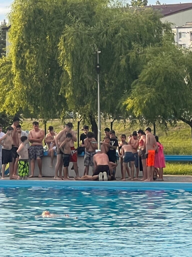 tragedie-la-inceput-de-sezon:-copil-inecat-in-strandul-municipal-iasi-–-update