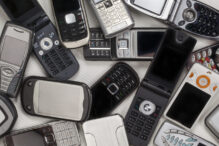 cercetatorii-recicleaza-telefoanele-vechi-si-le-grupeaza-in-platforme-de-calcul-care-functioneaza-ca-un-centru-de-date-low-cost