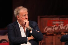 vedeta-de-televiziune-jeremy-clarkson-a-dezvaluit-ca-sufera-de-o-forma-agresiva-de-cancer