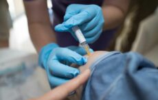 studiu:-adolescentele-vaccinate-impotriva-hpv-au-un-risc-aproape-de-zero-de-a-muri-de-cancer-de-col-uterin-inainte-de-30-de-ani