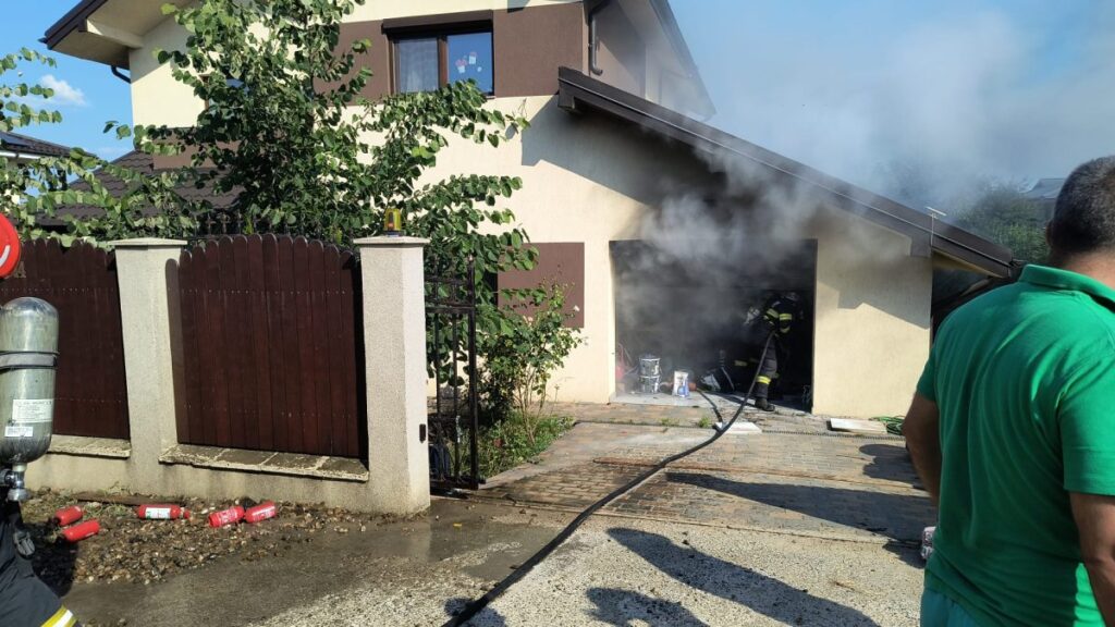 incendiu-puternic-la-iasi!-pompierii-lupta-sa-salveze-o-locuinta