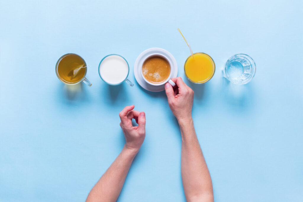 apa,-suc-sau-cafea:-ce-sa-bei-pe-timp-de-canicula-si-ce-sa-eviti