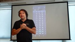 am-testat-pe-telefon-si-laptop-noul-giga-box-wi-fi-7-de-la-orange-romania-(video)