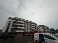 explozie-la-etajul-cinci-al-unui-bloc-din-sibiu.-zeci-de-persoane-au-fost-evacuate
