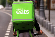 uber-isi-amana-extinderea-serviciilor-de-livrare-a-mancarii.-romania,-afectata-de-decizie