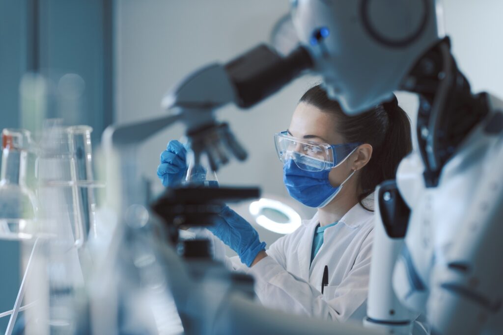 raport:-82%-dintre-europeni-accepta-ai-in-sanatate,-dar-increderea-ramane-la-medici:-viitorul-este-un-model-hibrid