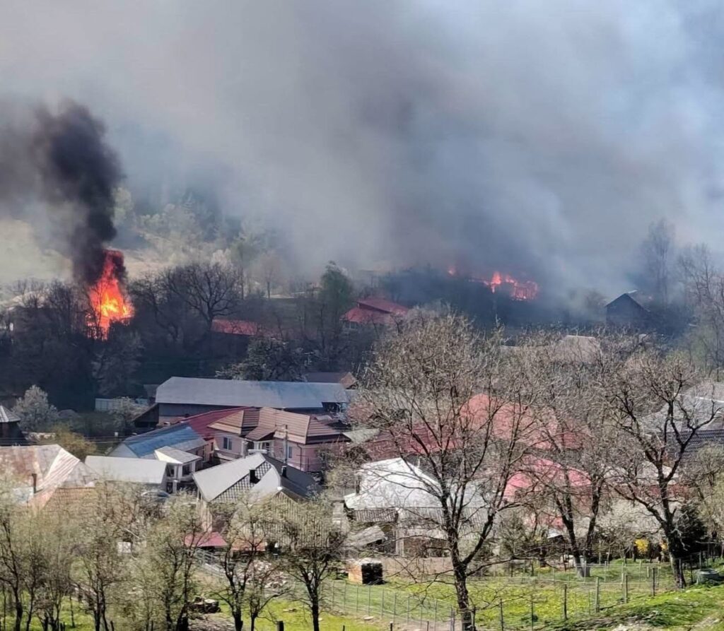guvernul-aloca-noi-ajutoare-pentru-persoanele-afectate-de-incendiul-din-soveja,-vrancea:-procedura-simplificata-si-despagubiri-de-pana-la-90%-din-valoarea-caselor