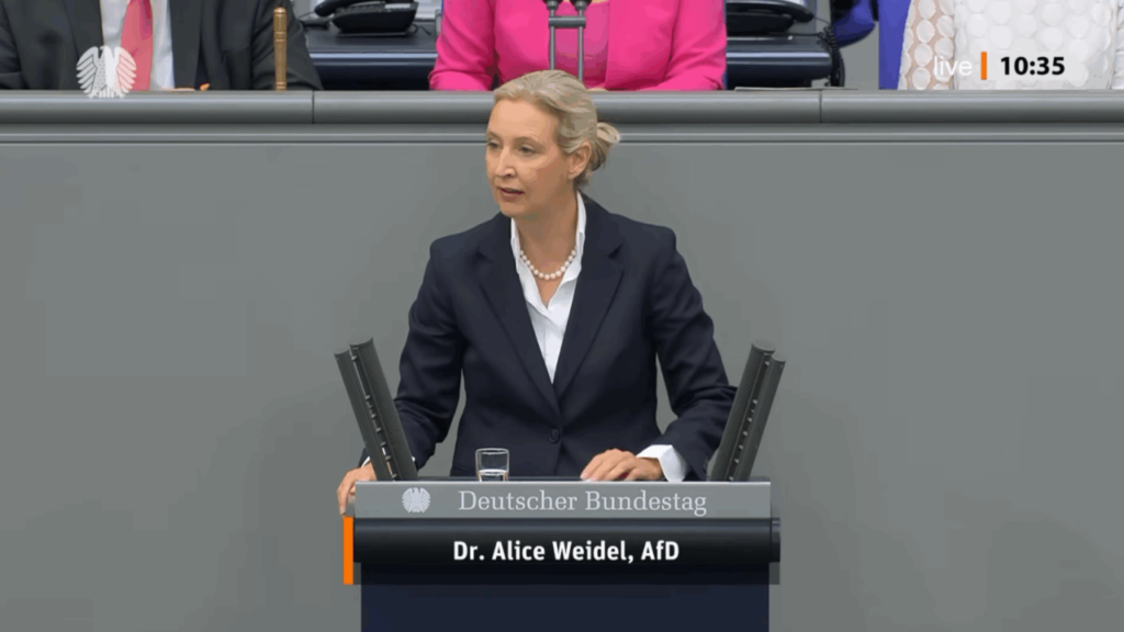 sefa-opozitiei-din-germania-avertizeaza-ca-100.000-de-muncitori-din-industria-auto-vor-ajunge-someri-pentru-ca-guvernul-merz-cheltuie-bani-pe-industria-de-aparare