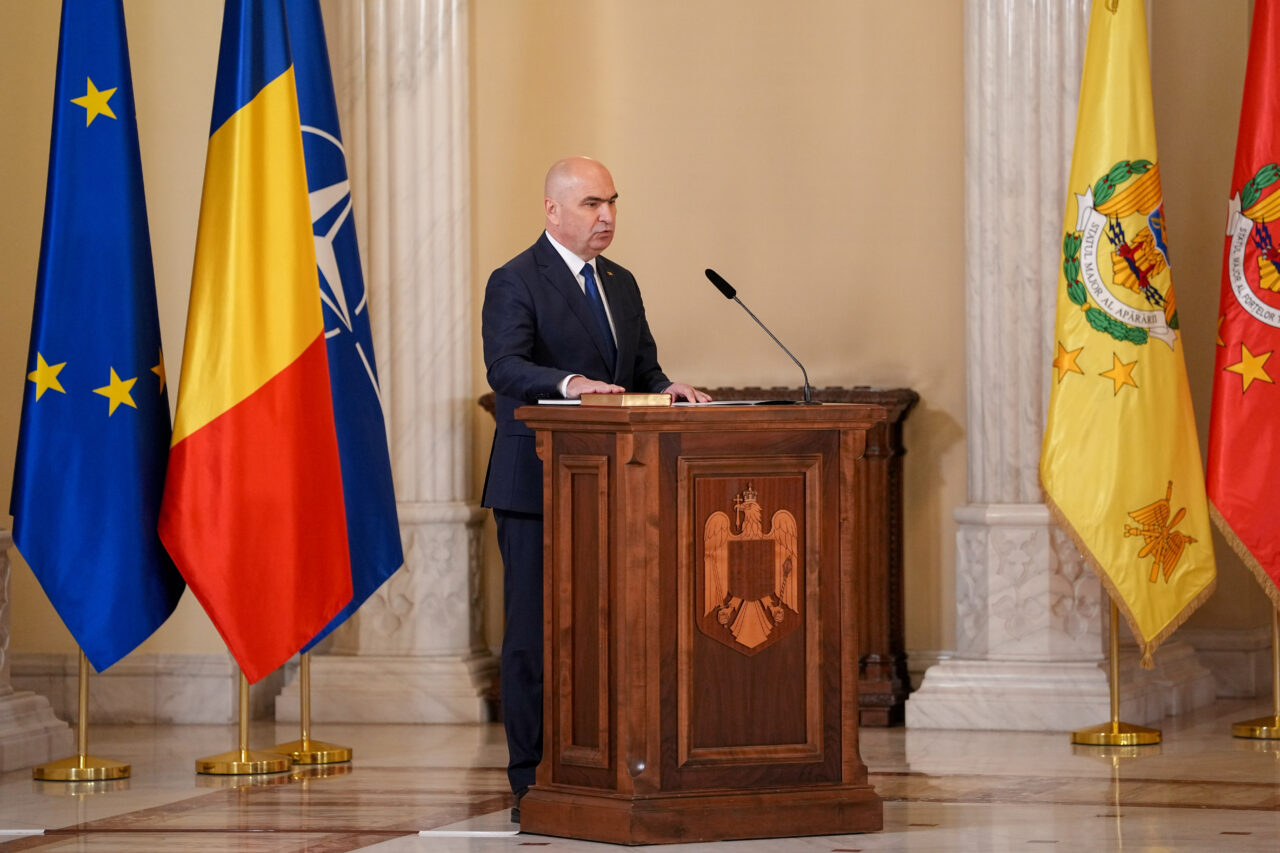 ce-s-a-ales-de-promisiunea-lui-bolojan-de-la-inceput-de-mandat-ca-va-salva-economia-a-preluat-o-tara-cu-o-prognoza-de-crestere-de-2,4%-pentru-2026,-iar-datele-oficiale-arata-acum-o-scadere-de-1,2%.-o-gaura-de-peste-70-de-miliarde-de-lei