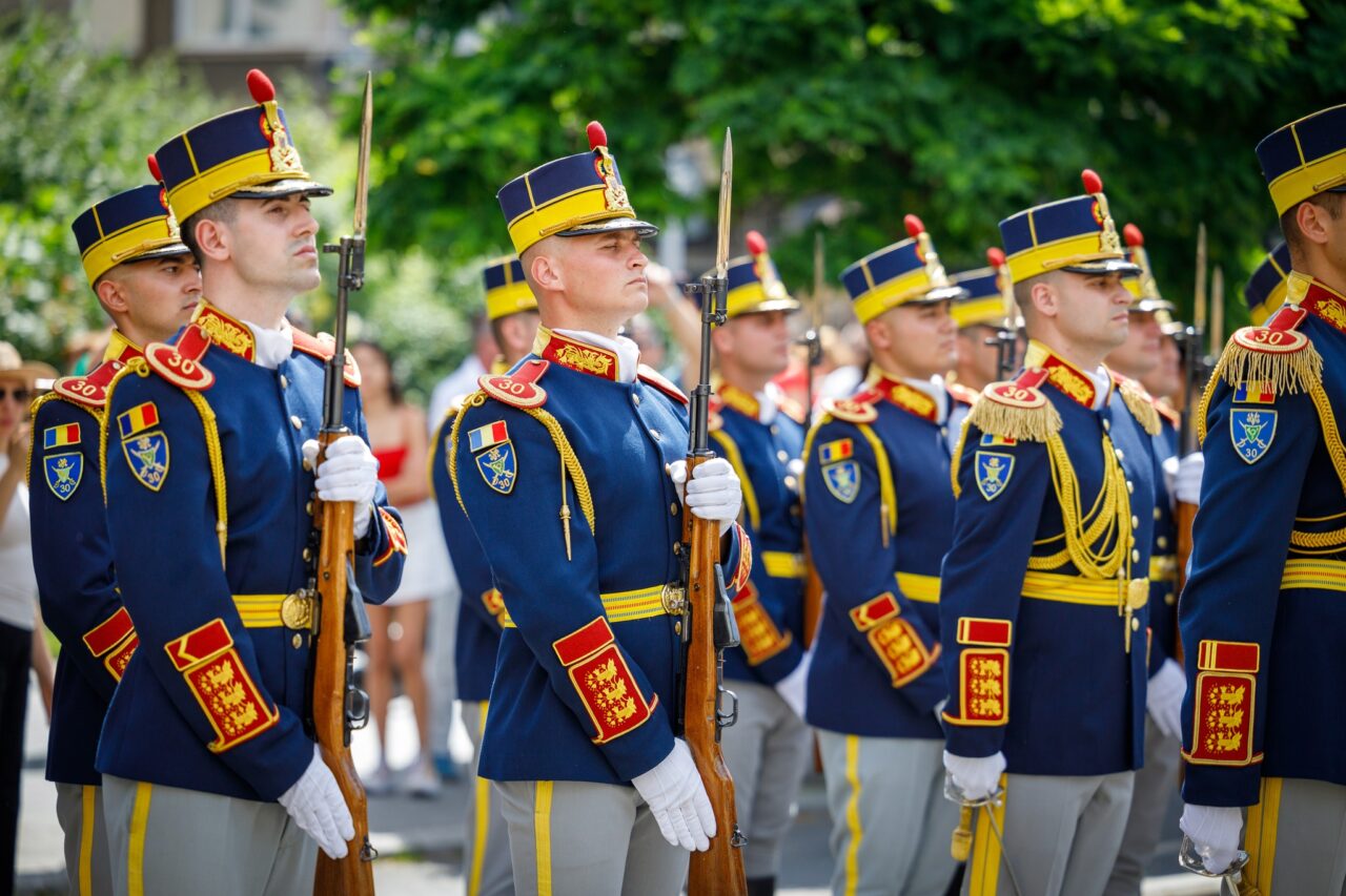 armata-romaniei-participa-la-parada-militara-de-ziua-nationala-a-frantei