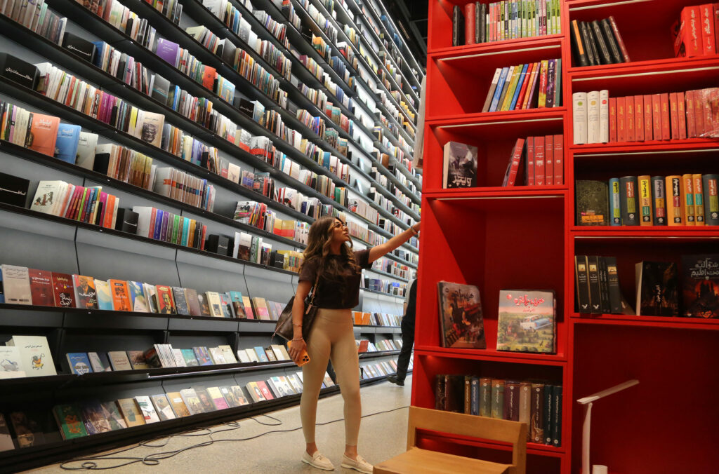 ce-este-biblioterapia-si-de-ce-tot-mai-multi-oameni-apeleaza-la-ea?