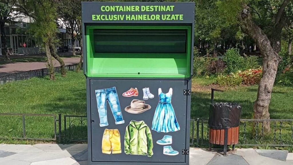 iesenii-arunca-tot-mai-multe-haine-la-gunoi!-in-municipiu-sunt-colectate-cate-4-tone-de-deseuri-saptamanal