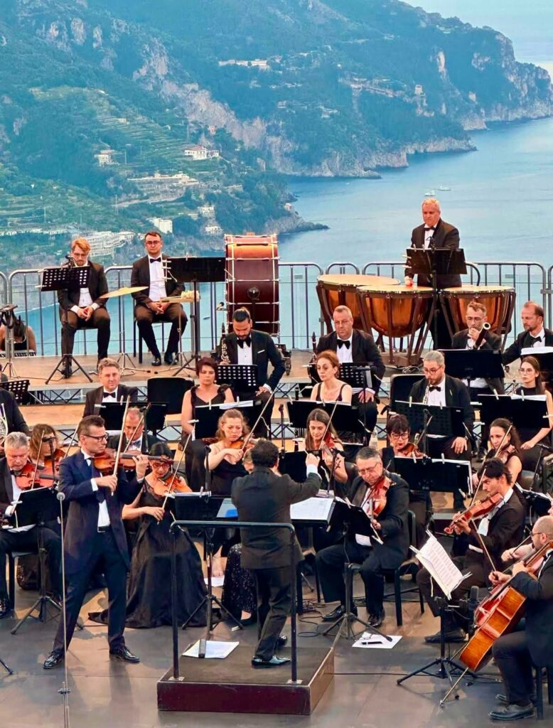 daniel-jinga-a-primit-medalia-camerei-deputatilor-din-italia-dupa-concertul-operei-nationale-bucuresti-la-ravello