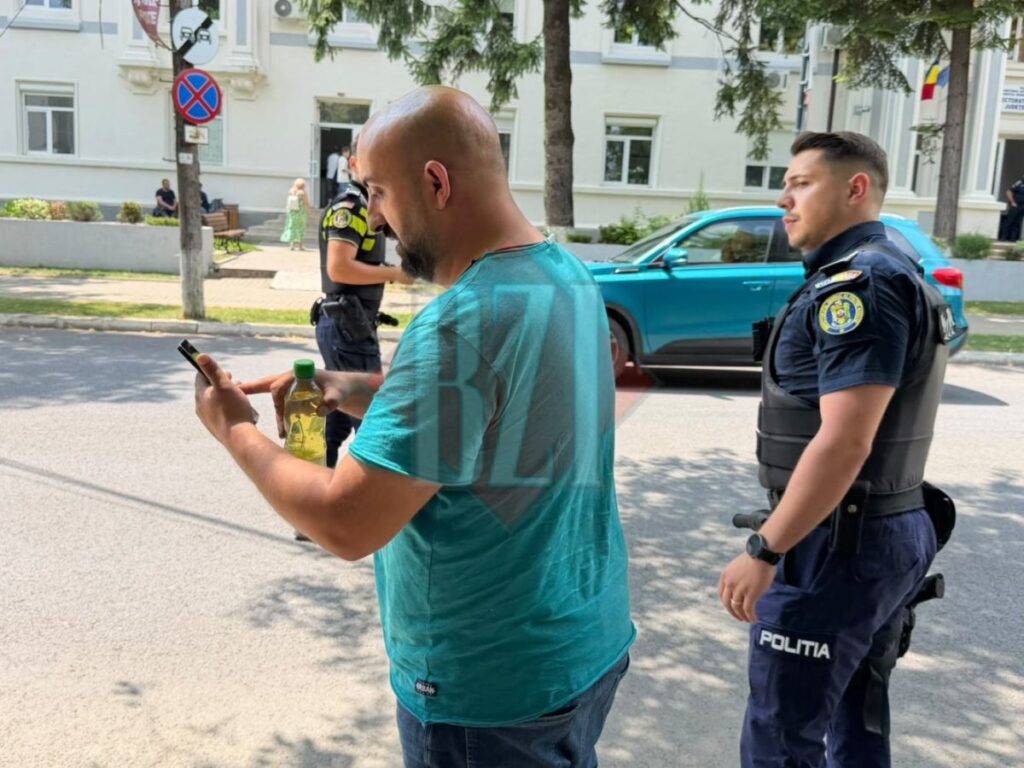 scandal-urias-la-grajduri,-in-comunitatea-rroma!-un-barbat-a-ajuns-in-fata-ipj-iasi-si-a-amenintat-ca-toarna-benzina-pe-el-si-isi-da-foc-–-exclusiv,-update