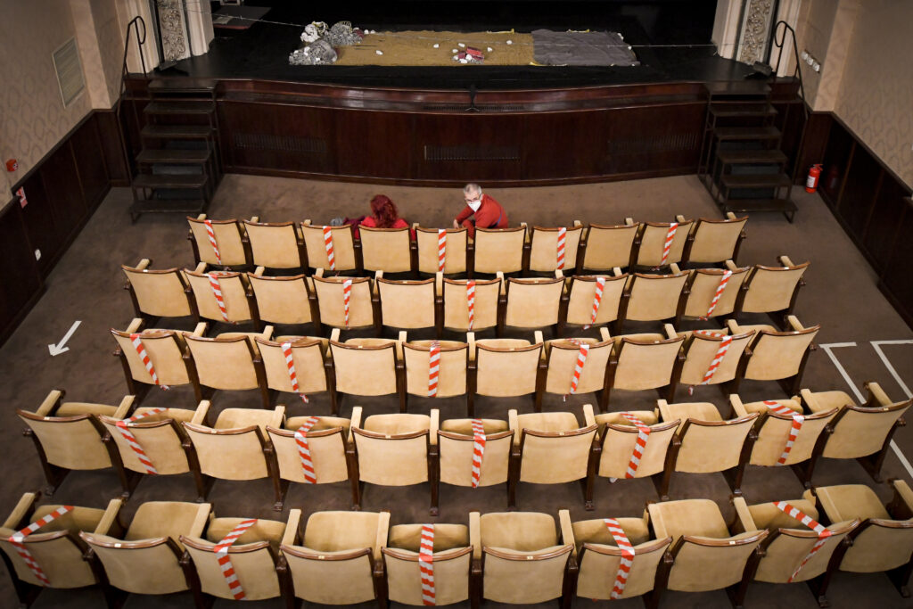ciprian-ciucu-continua-deblocarea-concursurilor-pentru-directorii-teatrelor-din-bucuresti:-o-sa-concepem-niste-caiete-de-indicatori,-in-baza-carora-sa-organizam-concursurile