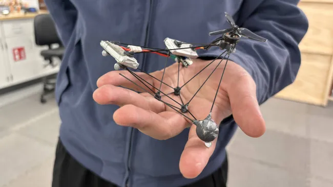 phantom-twist-este-prima-drona-zburatoare-invizibila,-proiectata-de-ai-dar-bazata-pe-un-concept-atat-de-simplu-incat-oricine-il-poate-recrea
