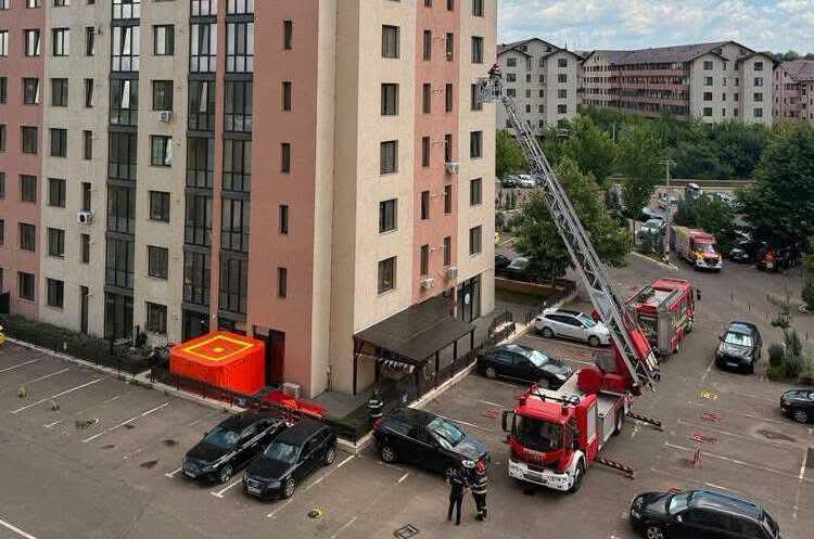 alerta-in-lunca-cetatuii.-o-femeie-s-a-baricadat-in-locuinta-si-ameninta-ca-isi-va-lua-viata-–-update
