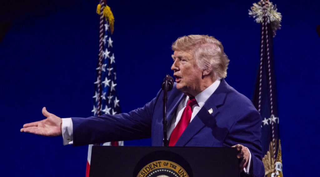 trump-ameninta-ue-ca-va-plati-un-pret-greu-pentru-amendarea-companiilor-americane:-sua-nu-sunt-pusculita-europei
