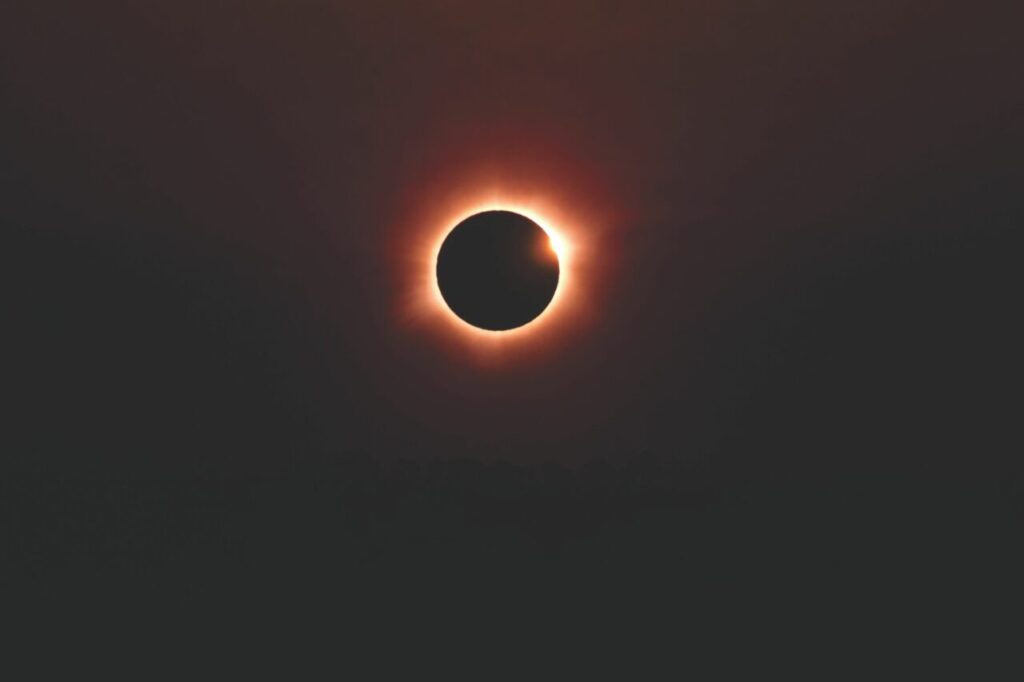 eclipsa-de-soare-in-romania-cand-va-avea-loc-fenomenul-spectaculos.-in-ce-orase-va-putea-fi-urmarita