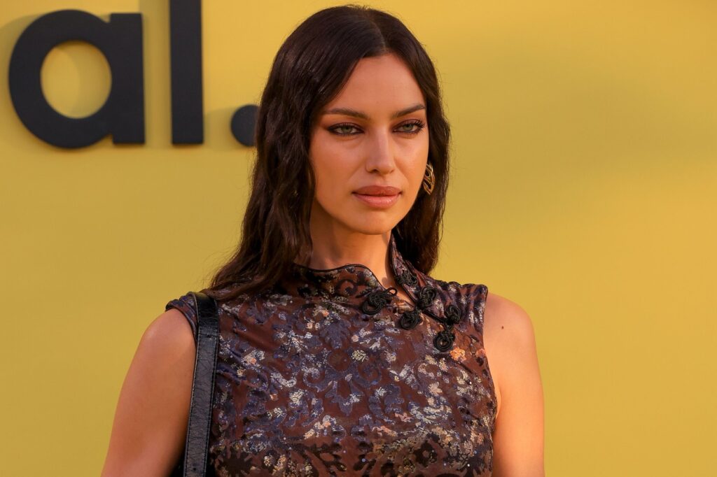 rusoaica-irina-shayk-se-iubeste-la-40-de-ani-cu-un-star-mai-tanar-ca-ea-cu-11-ani