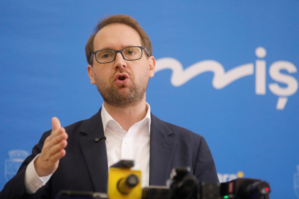 dominic-fritz-afirma-ca-soarta-tarii-nu-depinde-de-legea-salarizarii”:-nu-vine-apocalipsa-daca-nu-gasim-un-consens-politic-pentru-o-lege-buna