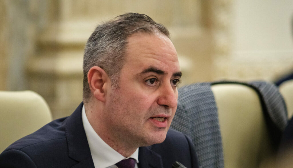 nazare-mizeaza-pe-ratingul-romaniei-inainte-de-fitch
